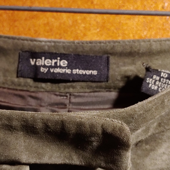 Suede suit - Picture 4 of 5